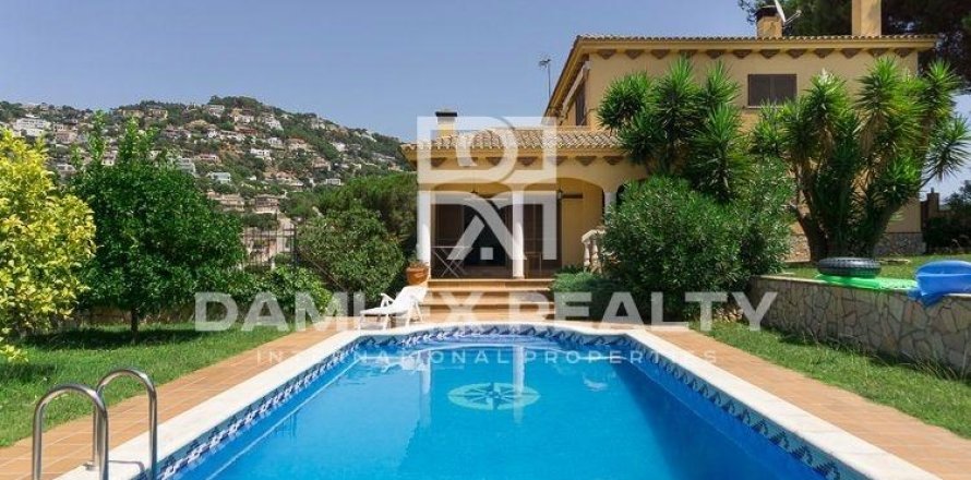 Willa w Lloret de Mar, Girona, Hiszpania 4 sypialnie, 361 mkw. nr 177033