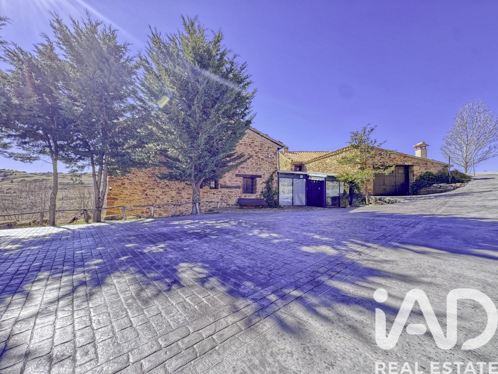 Propiedad comercial en Teruel, España 1391 m2 No. 172982
