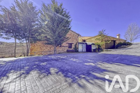 Propiedad comercial en venta en Teruel, España 1391 m2 No. 172982 - foto 14