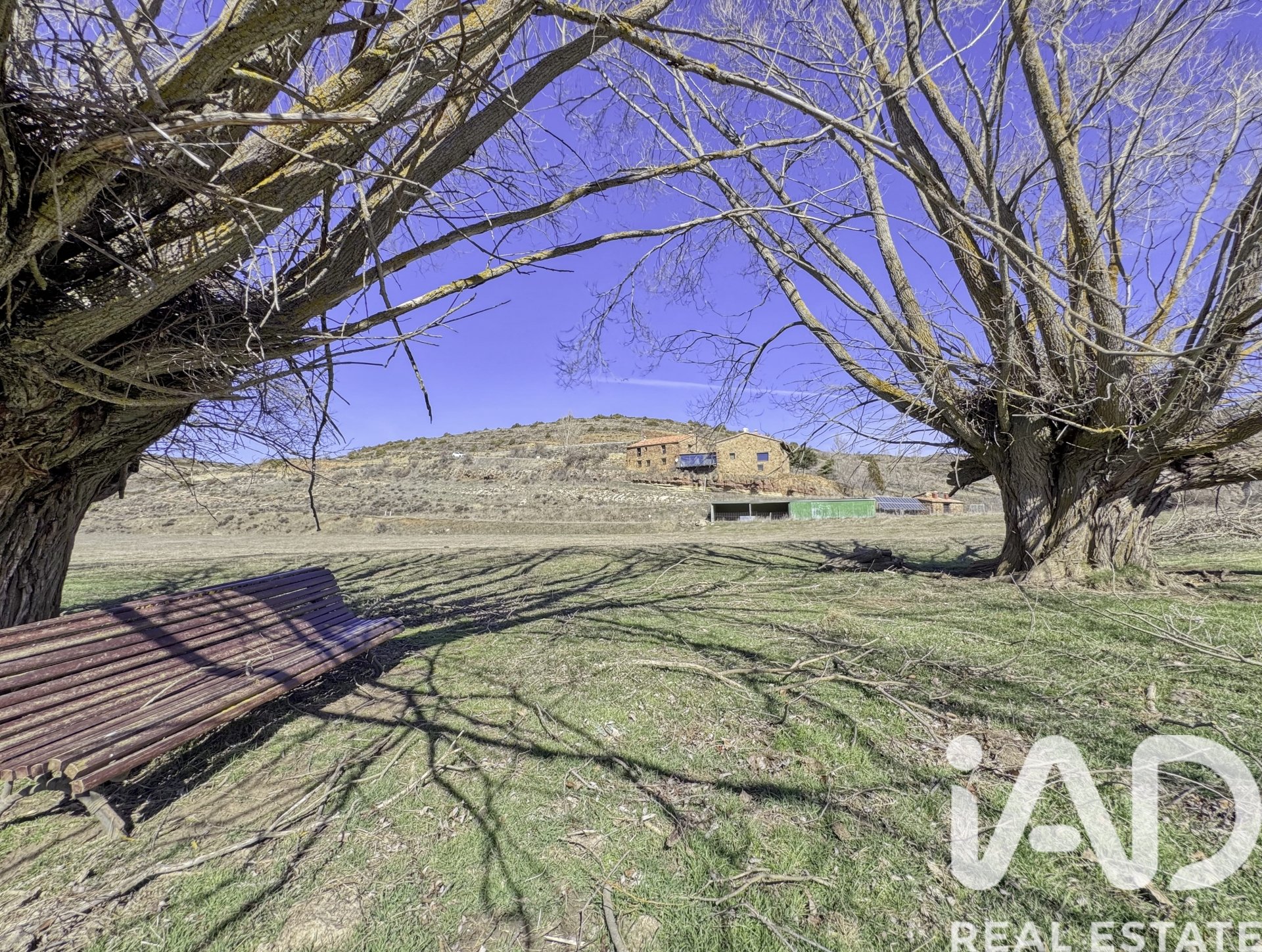 Propiedad comercial en Teruel, España 1391 m2 No. 172982