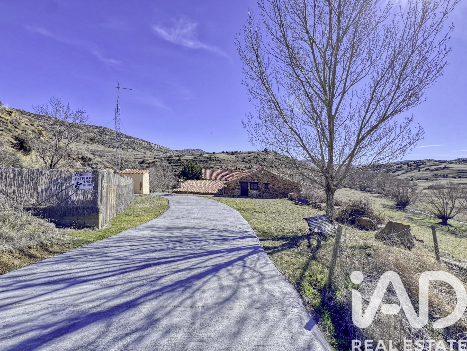 Propiedad comercial en Teruel, España 1391 m2 No. 172982