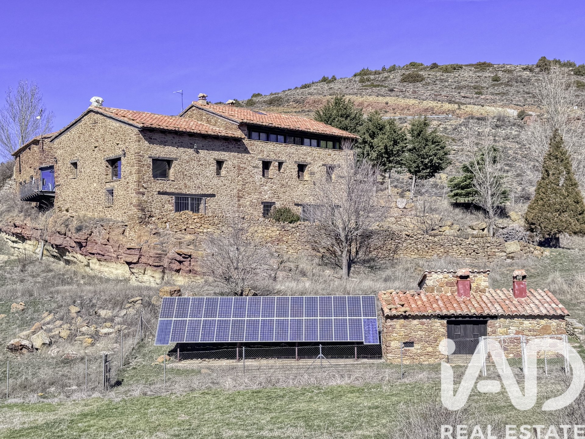 Propiedad comercial en Teruel, España 1391 m2 No. 172982