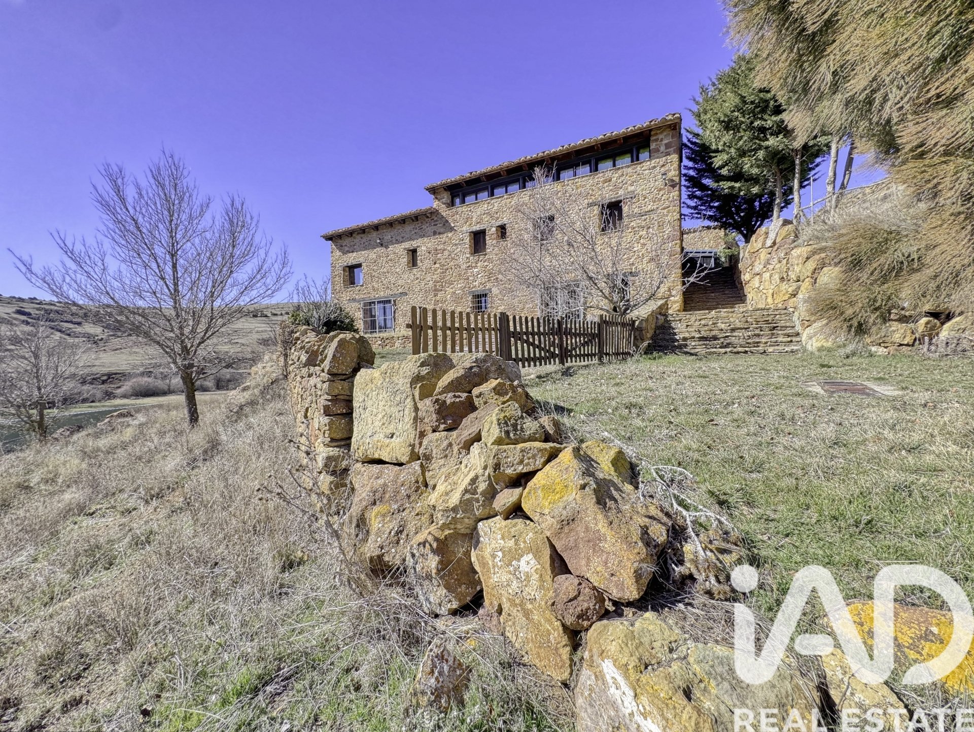 Propiedad comercial en Teruel, España 1391 m2 No. 172982