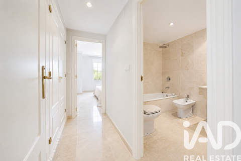 Apartament w Marbella, Malaga, Hiszpania 2 sypialnie, 143 mkw. nr 172983 – zdjęcie 17