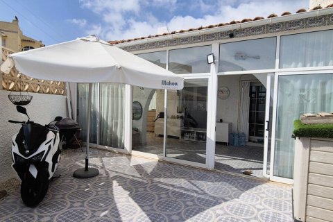 Продажа бунгало в Вилламартин, Аликанте, Испания 2 спальни, 70м2 №190050 - фото 3