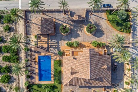 Villa for sale in Alicante, Spain 4 bedrooms, 837 sq.m. No. 190051 - photo 4