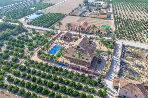 Villa for sale in Alicante, Spain 4 bedrooms, 837 sq.m. No. 190051 - photo 5