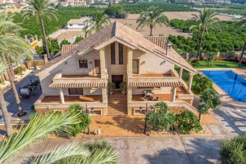 Villa for sale in Alicante, Spain 4 bedrooms, 837 sq.m. No. 190051 - photo 8