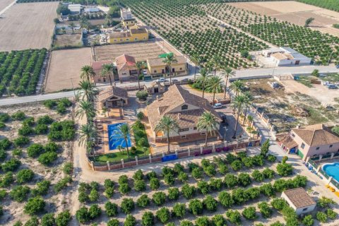 Villa for sale in Alicante, Spain 4 bedrooms, 837 sq.m. No. 190051 - photo 6