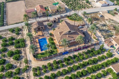 Villa for sale in Alicante, Spain 4 bedrooms, 837 sq.m. No. 190051 - photo 3