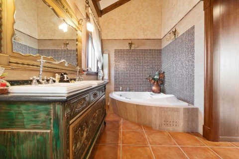 Villa for sale in Alicante, Spain 4 bedrooms, 837 sq.m. No. 190051 - photo 23