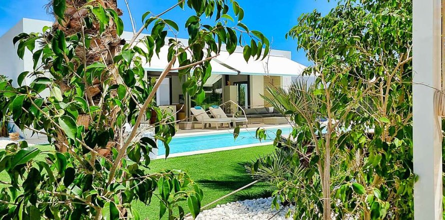 Villa Dehesa De Campoamor, Alicante, España 4 dormitorios,  No. 133297