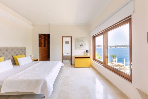 Villa for sale in Santa Ponsa, Mallorca, Spain 4 bedrooms, 350 sq.m. No. 149928 - photo 16