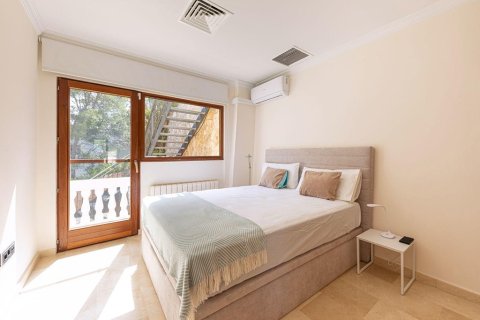 Villa for sale in Santa Ponsa, Mallorca, Spain 4 bedrooms, 350 sq.m. No. 149928 - photo 17