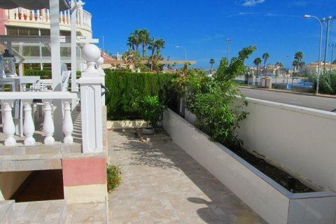 Villa en venta en Torrevieja, Alicante, España 3 dormitorios, 120 m2 No. 164450 - foto 13