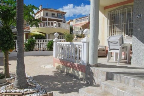 Villa en venta en Torrevieja, Alicante, España 3 dormitorios, 120 m2 No. 164450 - foto 16