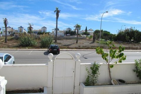 Villa en venta en Torrevieja, Alicante, España 3 dormitorios, 120 m2 No. 164450 - foto 7