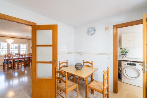 Kaupunkipientalo myytävänä Torremendo, Alicante, Espanja, 5 makuuhuonetta, 145 m2 No. 154563 - kuva 9