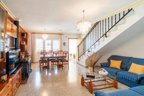 Kaupunkipientalo myytävänä Torremendo, Alicante, Espanja, 5 makuuhuonetta, 145 m2 No. 154563 - kuva 5