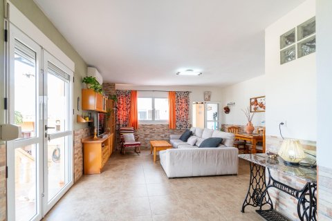 Kaupunkipientalo myytävänä Torremendo, Alicante, Espanja, 5 makuuhuonetta, 145 m2 No. 154563 - kuva 12