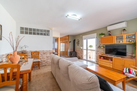 Kaupunkipientalo myytävänä Torremendo, Alicante, Espanja, 5 makuuhuonetta, 145 m2 No. 154563 - kuva 11