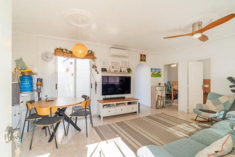 Villa zum Verkauf in Punta Prima, Alicante, Spanien 3 Schlafzimmer, 67 m2 Nr. 192481 - Foto 2