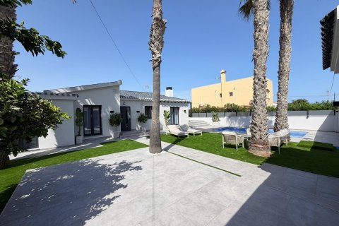 Villa à vendre à Torrevieja, Alicante, Espagne, 4 chambres, 103 m2 No. 193306 - photo 5