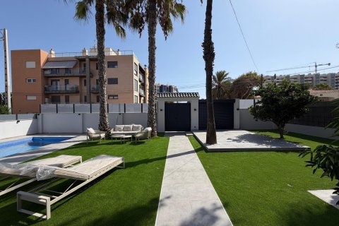 Villa à vendre à Torrevieja, Alicante, Espagne, 4 chambres, 103 m2 No. 193306 - photo 9