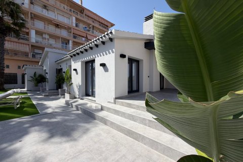 Villa à vendre à Torrevieja, Alicante, Espagne, 4 chambres, 103 m2 No. 193306 - photo 14