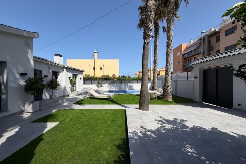 Villa à vendre à Torrevieja, Alicante, Espagne, 4 chambres, 103 m2 No. 193306 - photo 6