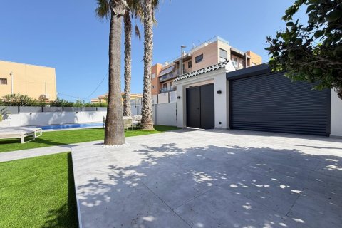 Villa à vendre à Torrevieja, Alicante, Espagne, 4 chambres, 103 m2 No. 193306 - photo 7