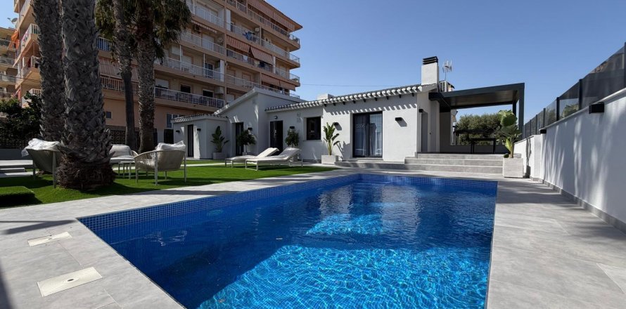 Villa à Torrevieja, Alicante, Espagne 4 chambres, 103 m2 No. 193306