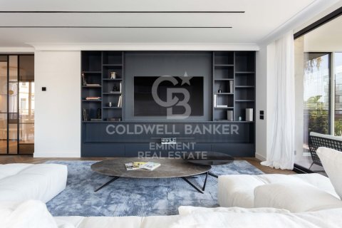 Apartment for sale in Barcelona, Spain 4 bedrooms, 289 sq.m. No. 160247 - photo 3