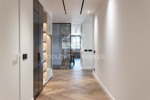 Apartment for sale in Barcelona, Spain 4 bedrooms, 289 sq.m. No. 160247 - photo 7