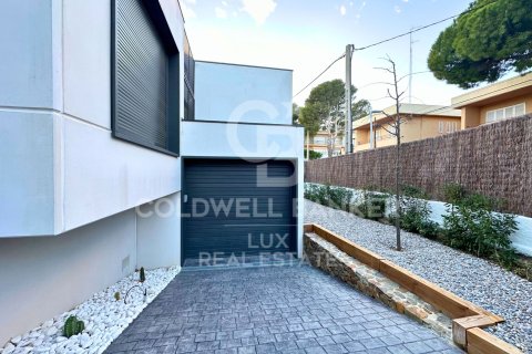 Villa till salu i Llanca, Girona, Spanien 5 sovrum, 289 kvm. Nr. 160245 - foto 16