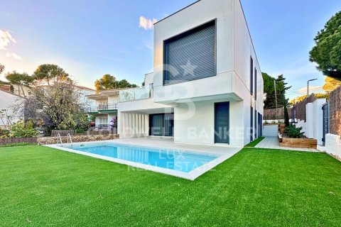 Villa till salu i Llanca, Girona, Spanien 5 sovrum, 289 kvm. Nr. 160245 - foto 18