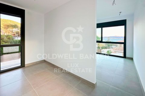 Villa till salu i Llanca, Girona, Spanien 5 sovrum, 289 kvm. Nr. 160245 - foto 11