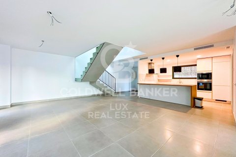 Villa till salu i Llanca, Girona, Spanien 5 sovrum, 289 kvm. Nr. 160245 - foto 6