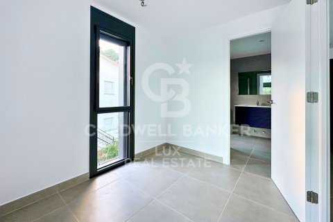 Villa till salu i Llanca, Girona, Spanien 5 sovrum, 289 kvm. Nr. 160245 - foto 13