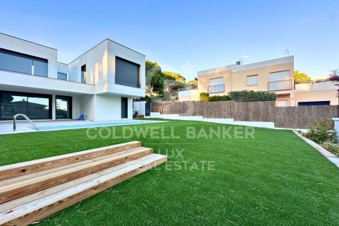 Villa till salu i Llanca, Girona, Spanien 5 sovrum, 289 kvm. Nr. 160245 - foto 4