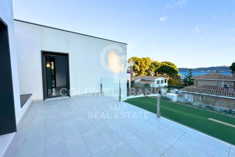 Villa till salu i Llanca, Girona, Spanien 5 sovrum, 289 kvm. Nr. 160245 - foto 9