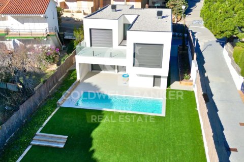 Villa for sale in Llanca, Girona, Spain 5 bedrooms, 289 sq.m. No. 160245 - photo 19