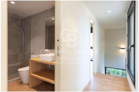 Продажа таухауса в Санта-Кристина-д'Аро, Герона, Испания 4 спальни, 209м2 №160248 - фото 16