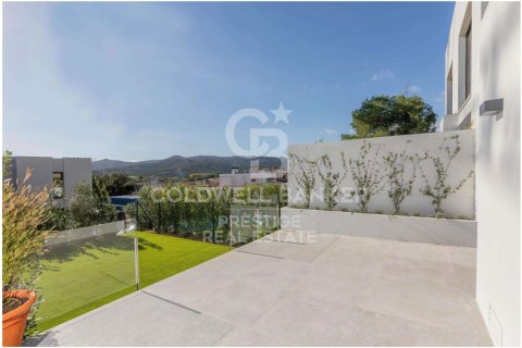 Kaupunkipientalo myytävänä Santa Cristina d'Aro, Girona, Espanja, 4 makuuhuonetta, 209 m2 No. 160248 - kuva 3