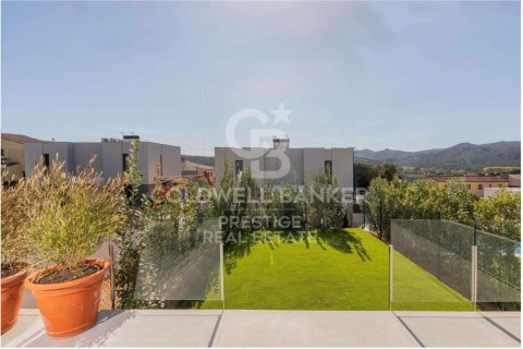 Kaupunkipientalo myytävänä Santa Cristina d'Aro, Girona, Espanja, 4 makuuhuonetta, 209 m2 No. 160248 - kuva 4