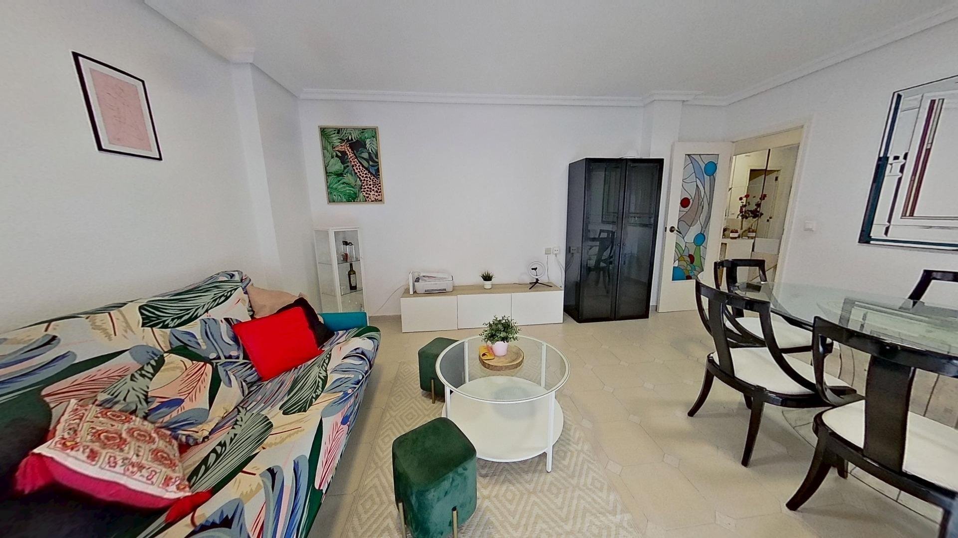 Apartment à Torrevieja, Alicante, Espagne 4 chambres, 117 m2 No. 182714
