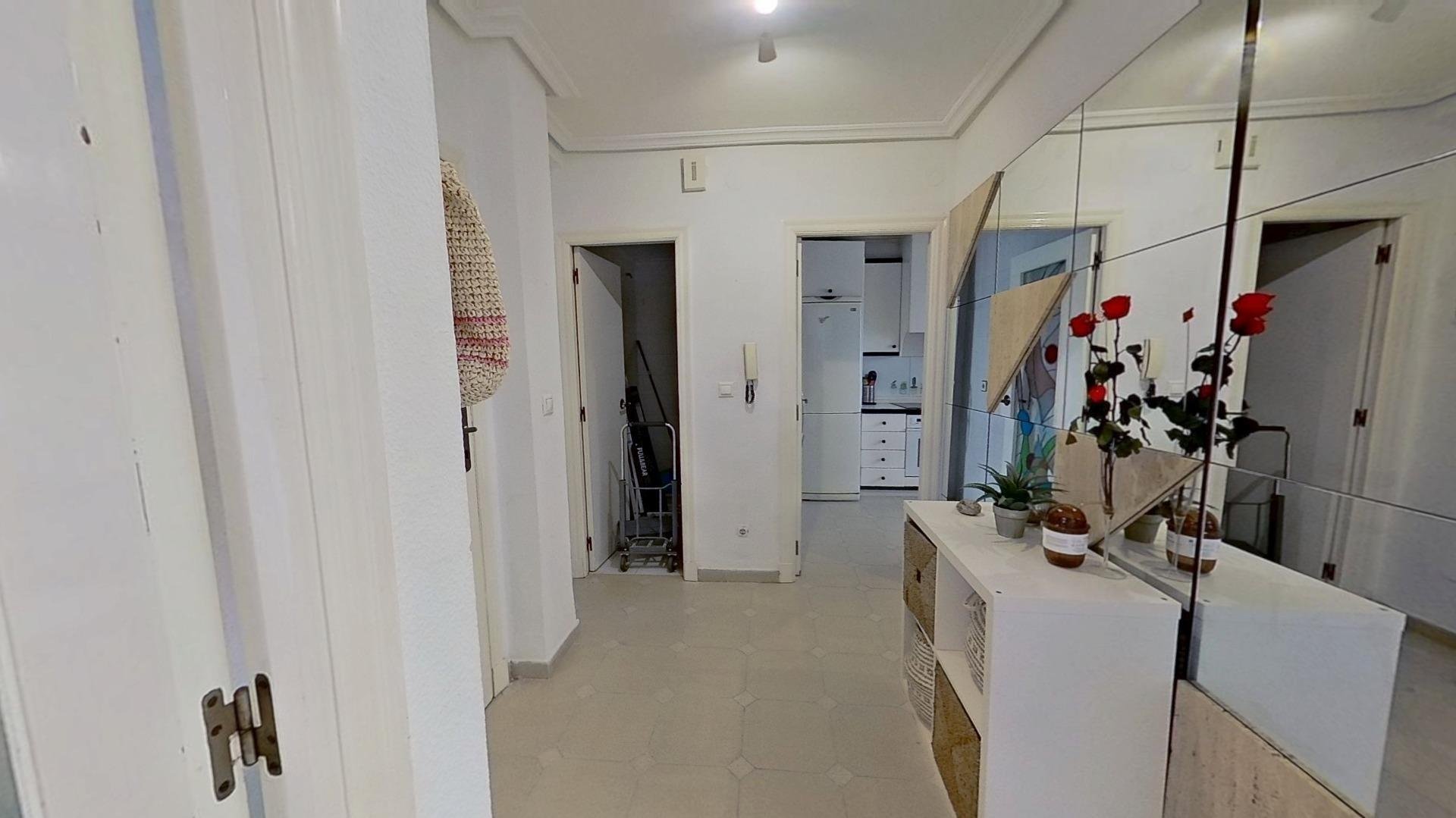 Apartment à Torrevieja, Alicante, Espagne 4 chambres, 117 m2 No. 182714