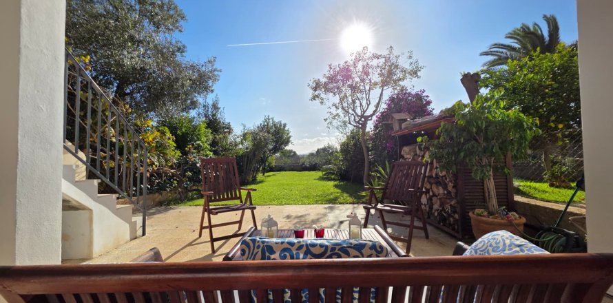 Villa i Santa Eugenia, Mallorca, Spanien 3 sovrum, 175 kvm. Nr. 144325