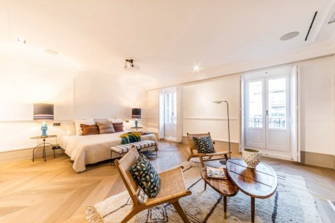 Apartment for sale Madrid, Spain 4 bedrooms, 379 sq.m. No. 58459 - photo 3