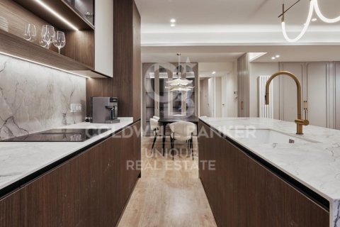 Apartament w Madrid, Hiszpania 2 sypialnie, 105 mkw. nr 156793 – zdjęcie 15